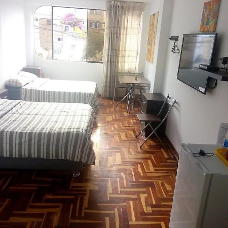 Peruvian Family Hostal Miraflores ลิมา ภายนอก รูปภาพ