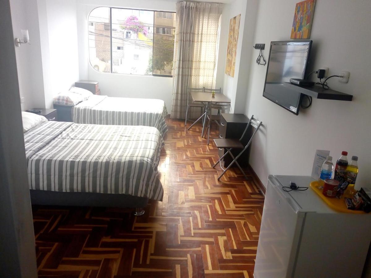 Peruvian Family Hostal Miraflores ลิมา ภายนอก รูปภาพ